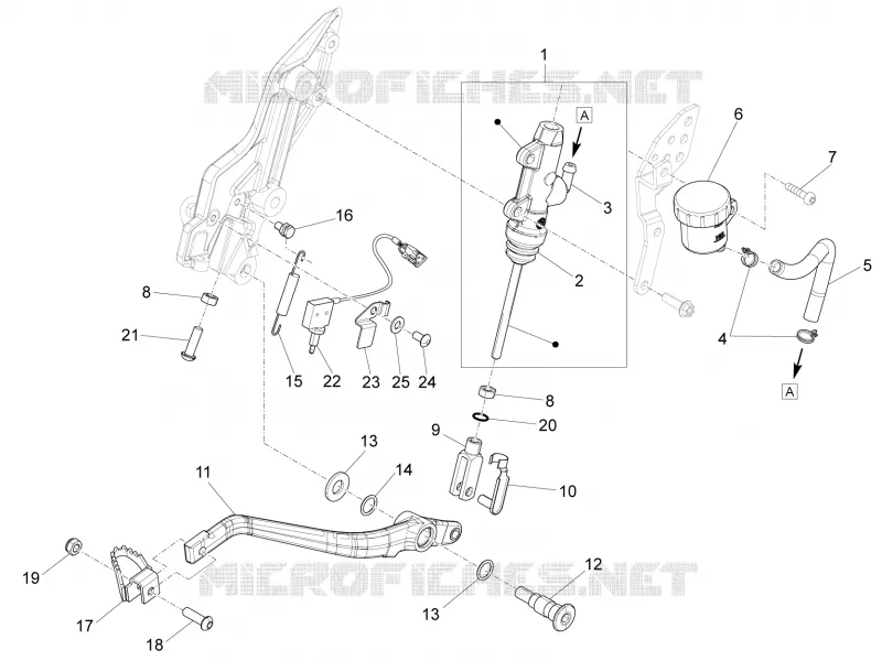Rear master cylinder