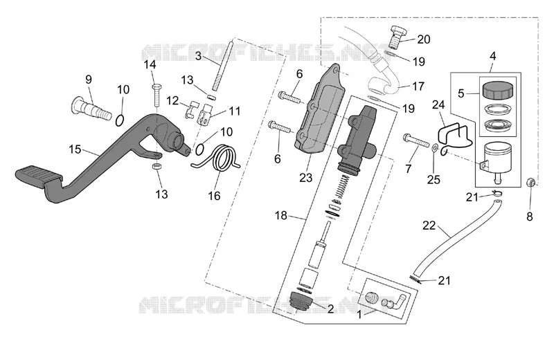 Rear master cylinder